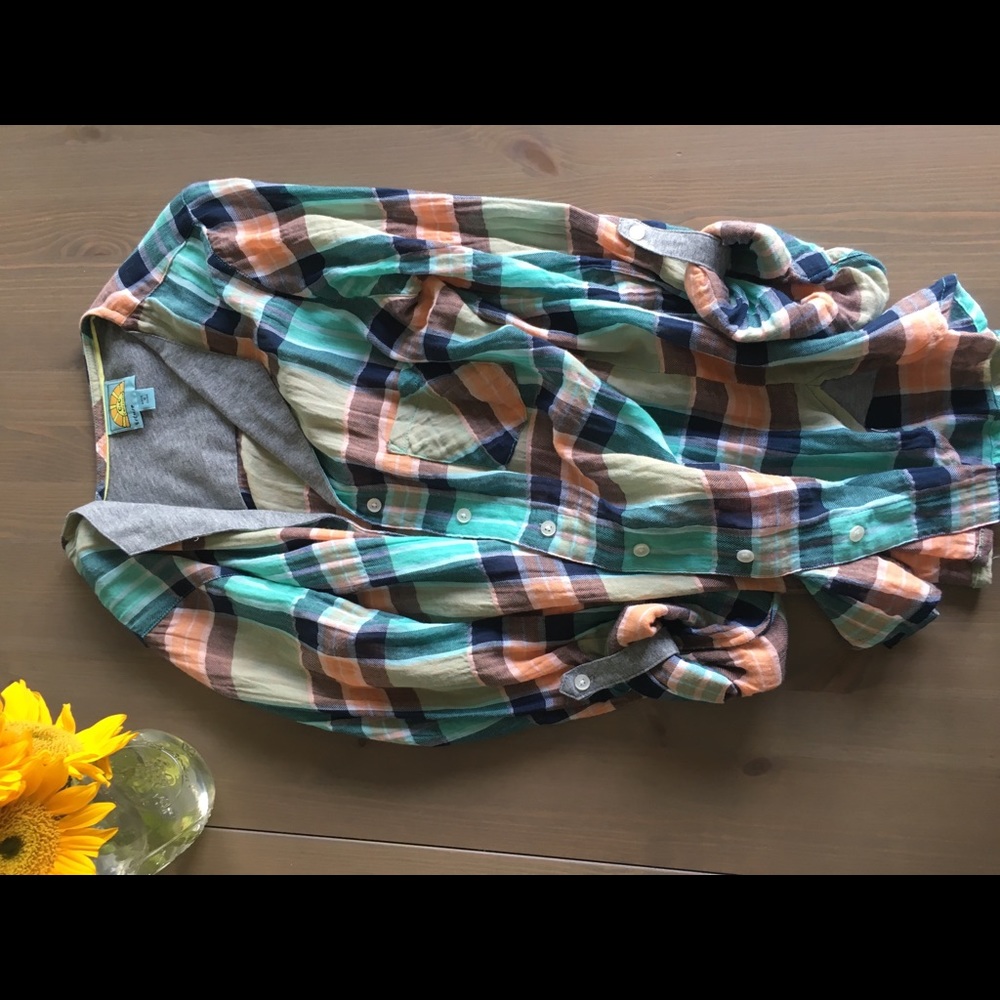 Plaid top